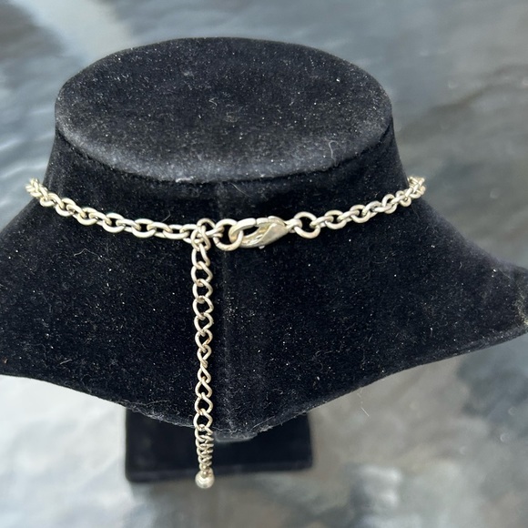 NWOT Beautiful Silver Coins Necklace - Picture 3 of 3